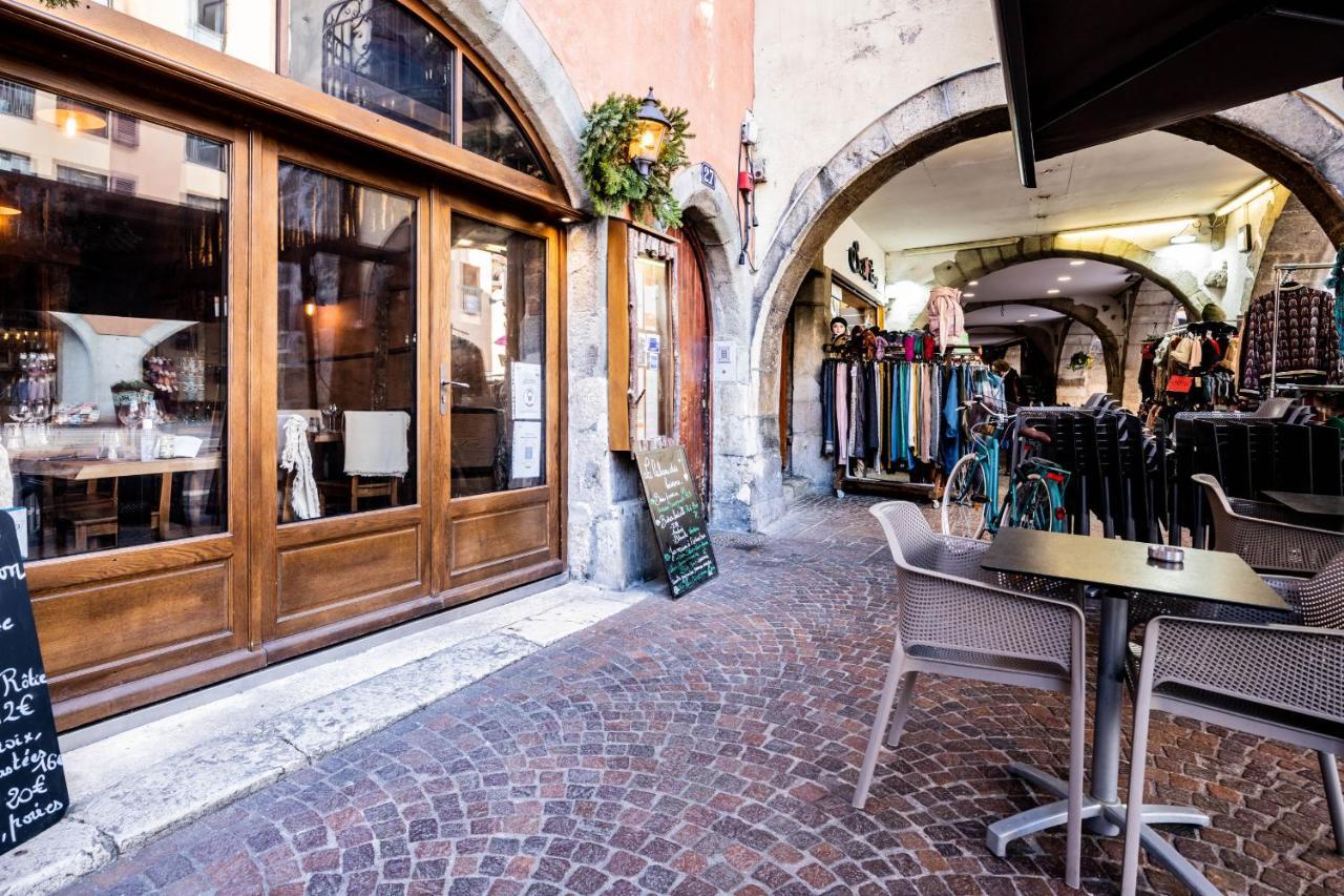 Night Desires Vieille Ville Annecy Charmant Анси Екстериор снимка