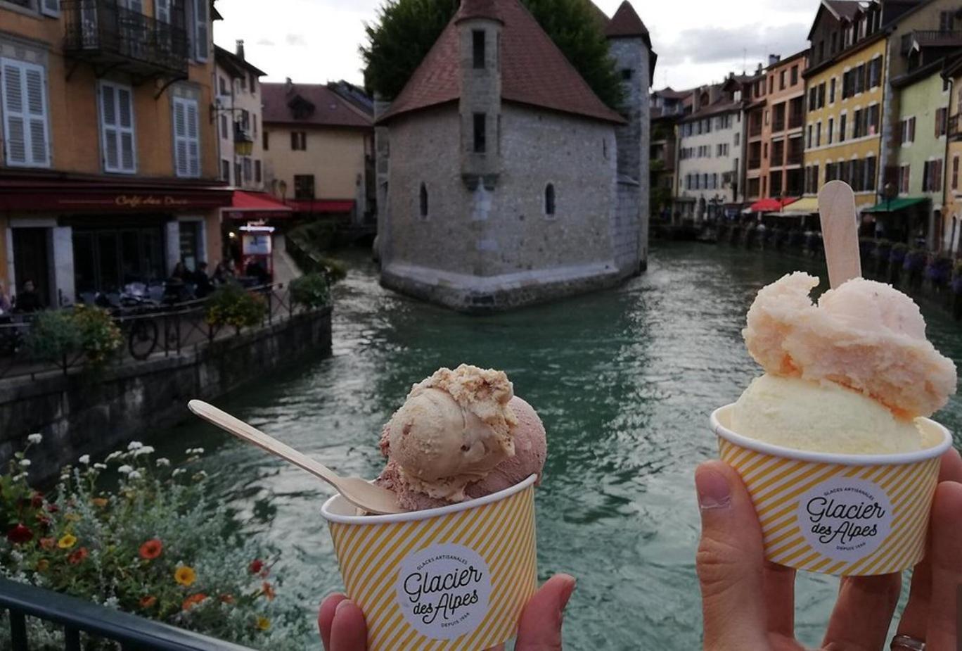 Night Desires Vieille Ville Annecy Charmant Анси Екстериор снимка