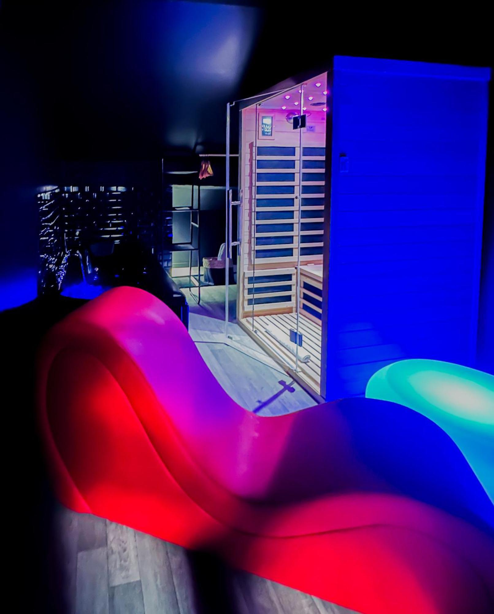 Night Desires Vieille Ville Annecy Charmant Анси Екстериор снимка