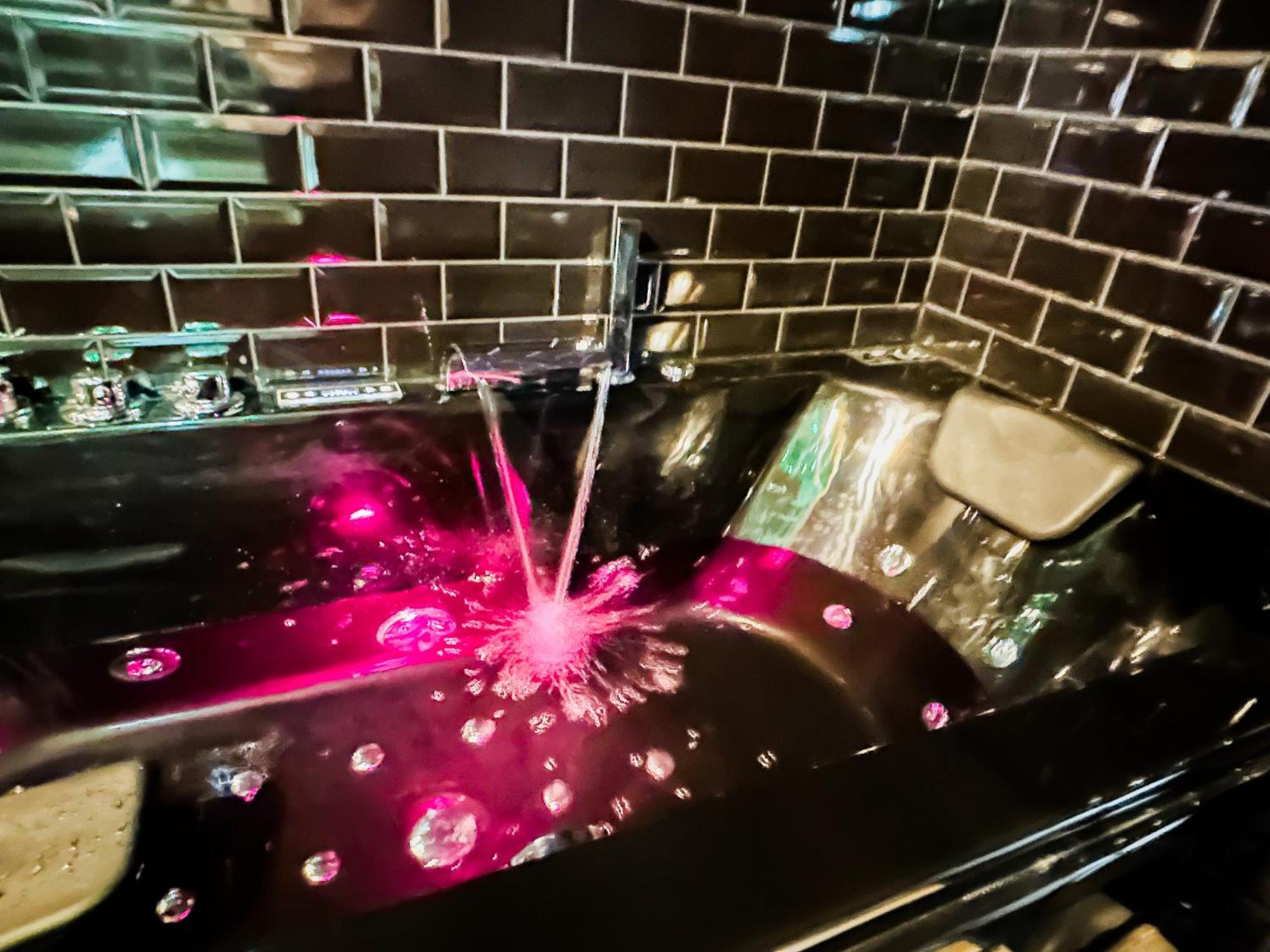 Night Desires Vieille Ville Annecy Charmant Анси Екстериор снимка